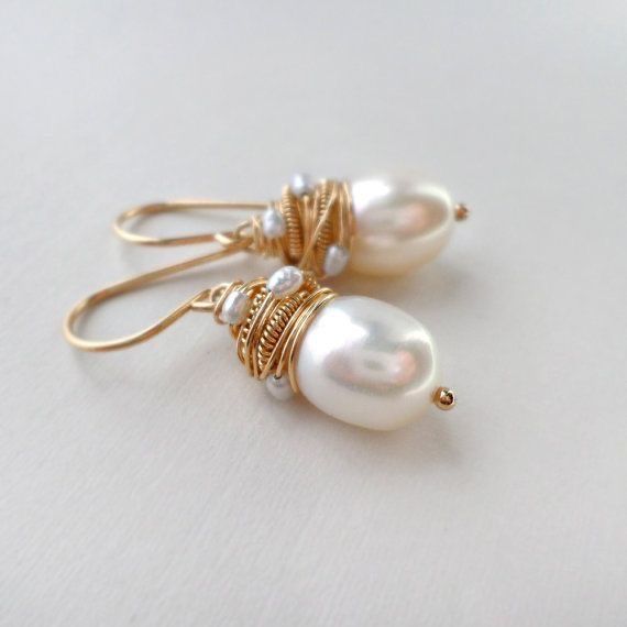 LACE | Vintage Pearl Gold Wire Earrings