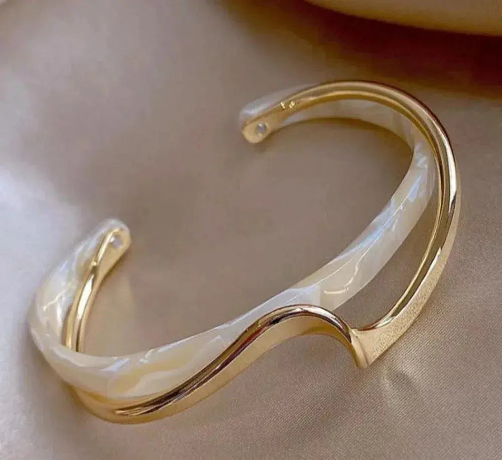 HEIRLOOM | Gold Elegant Bracelet