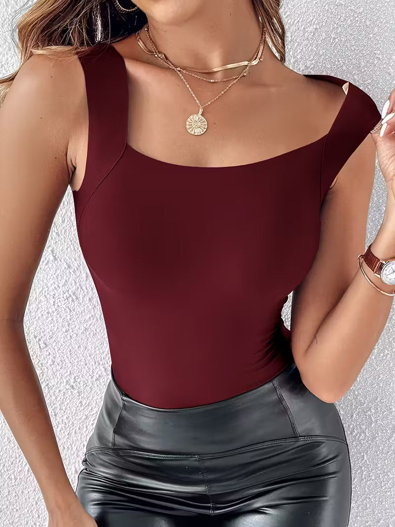 Milan négyszögletes nyakkivágással