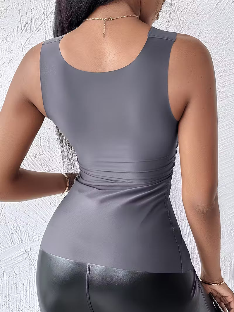 Milan négyszögletes nyakkivágással