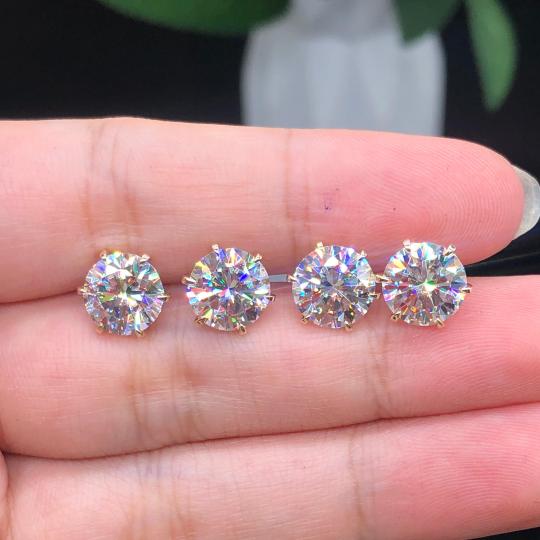 ROSEMONT | White Gold Chic Earrings