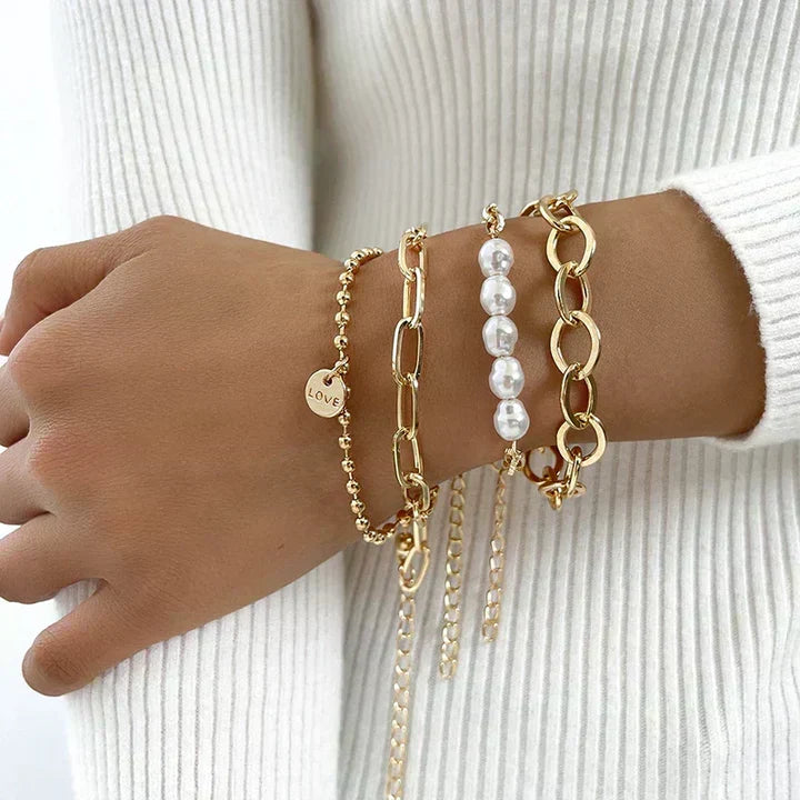 KESTREL | Gold Pearl Bracelet