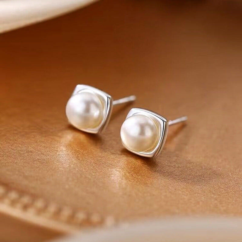 BROOK | Freshwater Pearl Earrings
