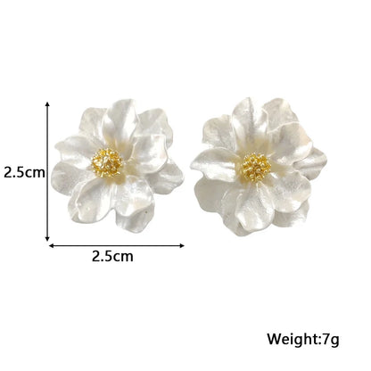 PRELUDE | White Chic Earrings