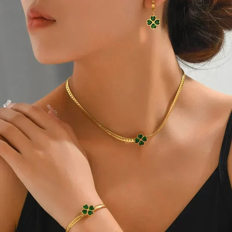 HILLSIDE | Classic Necklace