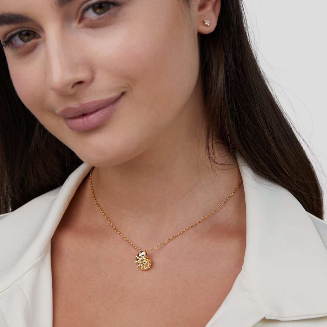 SHELL | Crystal Seashell Pendant Necklace